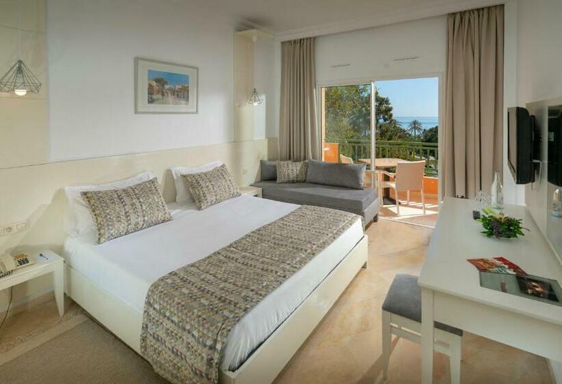 اتاق اساندارد با چشم‌انداز جانبی به دریا, El Ksar Resort & Thalasso