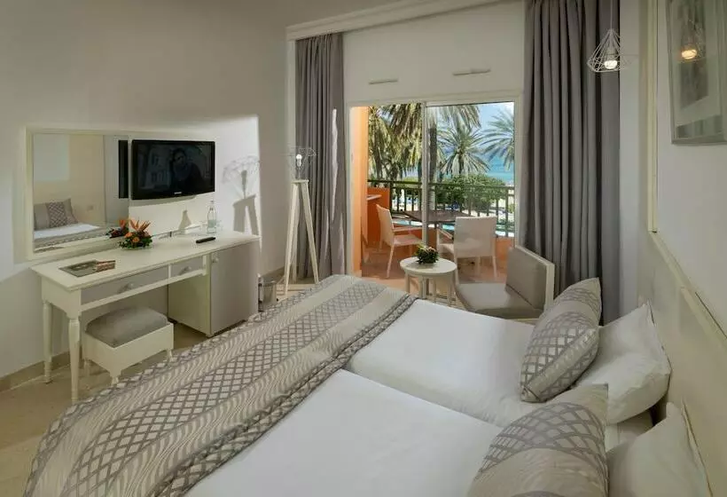 اتاق استاندارد سه نفره با چشمانداز کنار دریا, El Ksar Resort & Thalasso