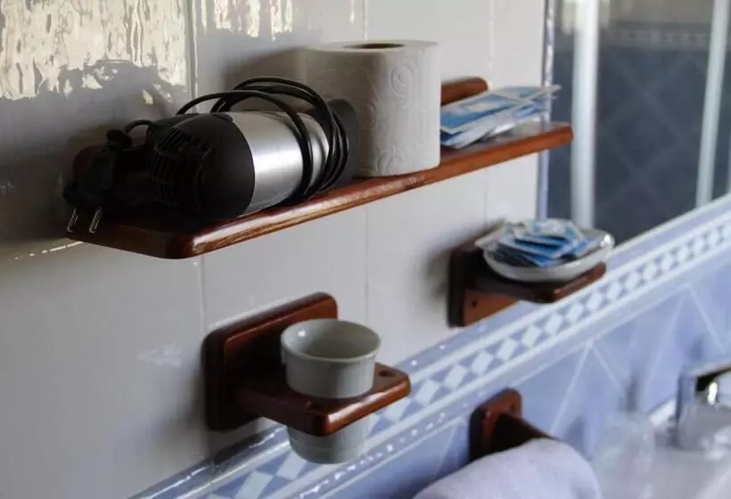 اتاق استاندارد یک نفره, Hostal Pechi