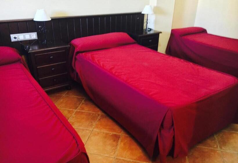 Номер Стандарт Трехместный, Hostal Pechi