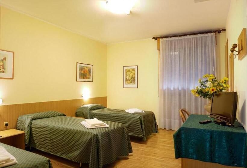 غرفة قياسية ثلاثية, Agli Olmi