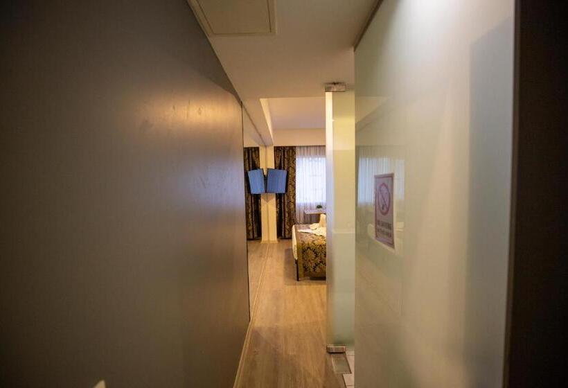 اتاق استاندارد سه نفره, Albatros Hagia Sophia