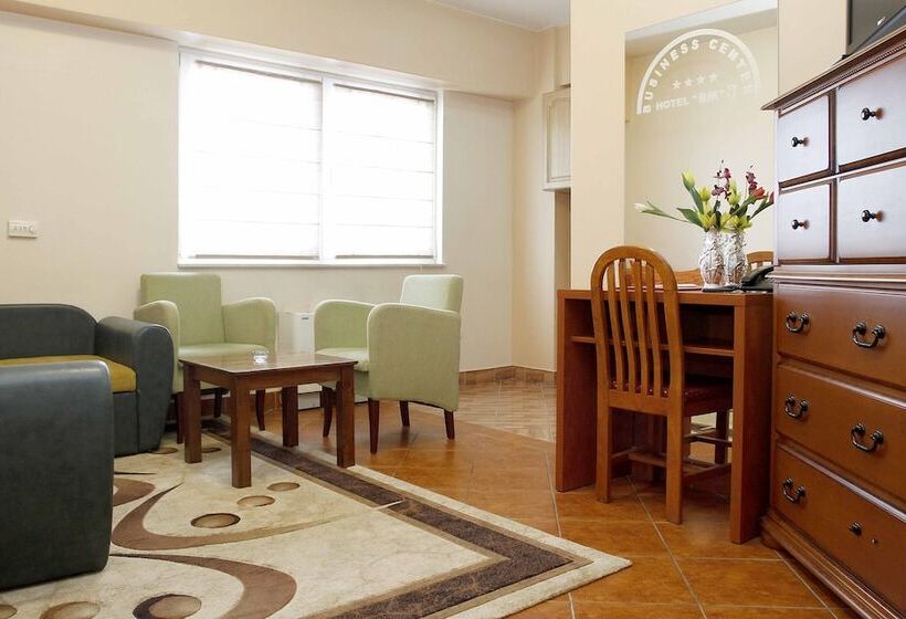 اتاق استاندارد سه نفره, Bm International