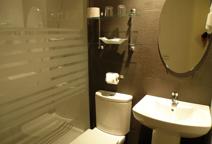 اتاق استاندارد یک نفره, Center Gran Via