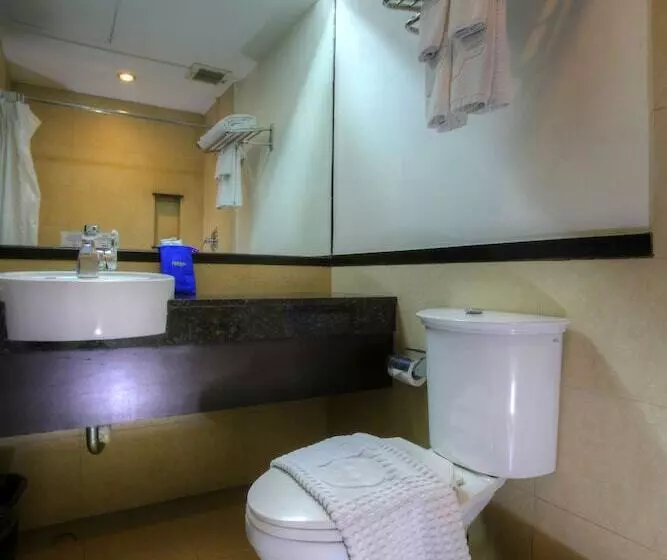 اتاق لوکس یک تخته, Fersal Hotel Neptune Makati