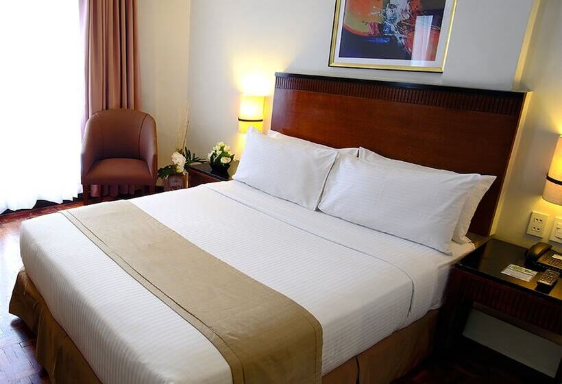 Quarto Premium, Fersal Hotel Neptune Makati