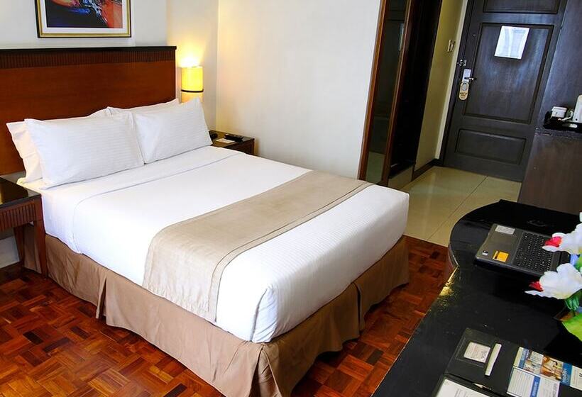 Quarto Premium, Fersal Hotel Neptune Makati