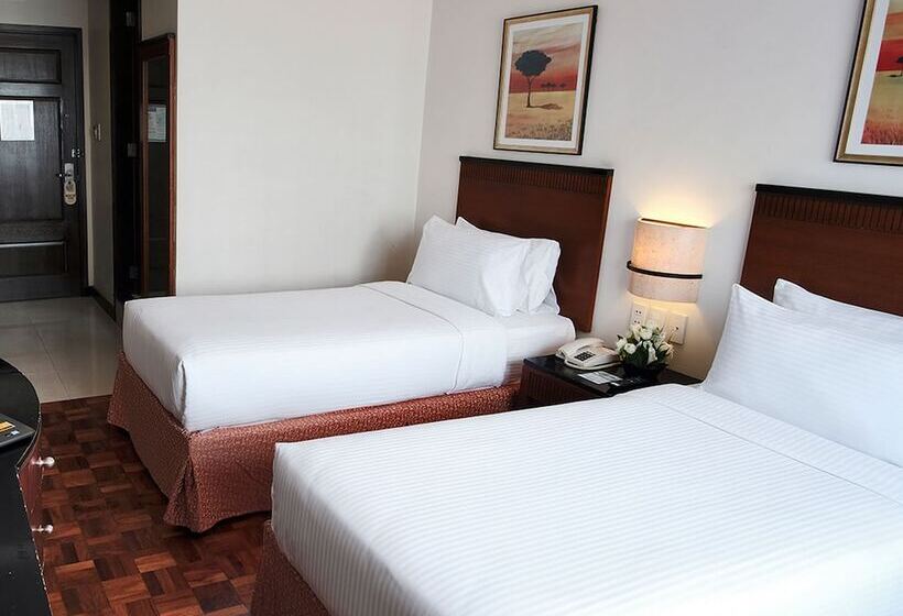 Quarto Deluxe, Fersal Hotel Neptune Makati