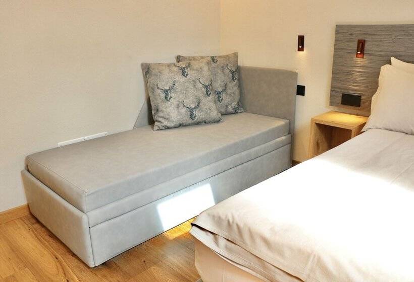 اتاق استاندارد سه نفره, Galli S   Centro