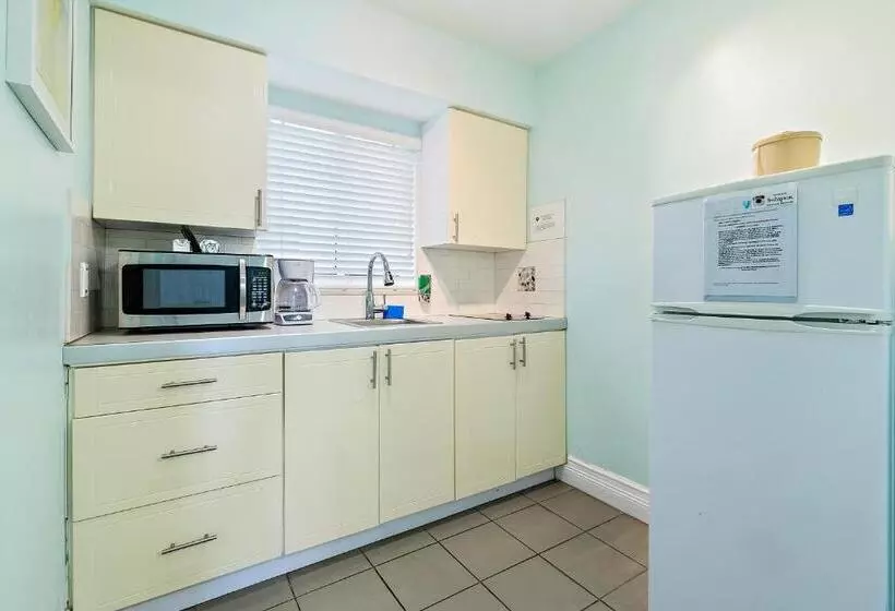 استودیوی استاندارد, Hollywood Beachside Boutique Suite