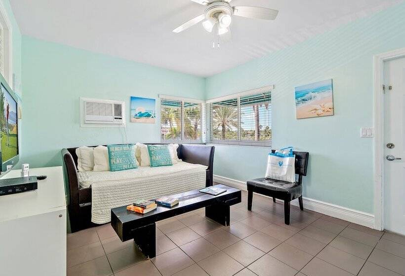 스위트, Hollywood Beachside Boutique Suite