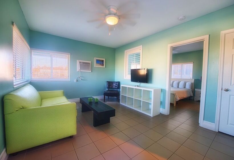 スイート, Hollywood Beachside Boutique Suite
