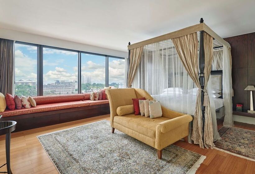 سوییت اجرایی, Hyatt Regency Dar Es Salaam, The Kilimanjaro