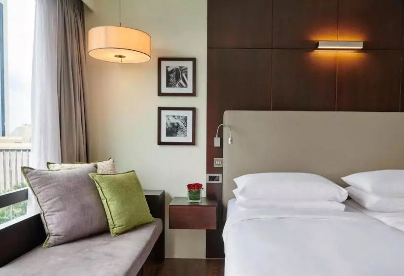 اتاق کلاب, Hyatt Regency Dar Es Salaam, The Kilimanjaro