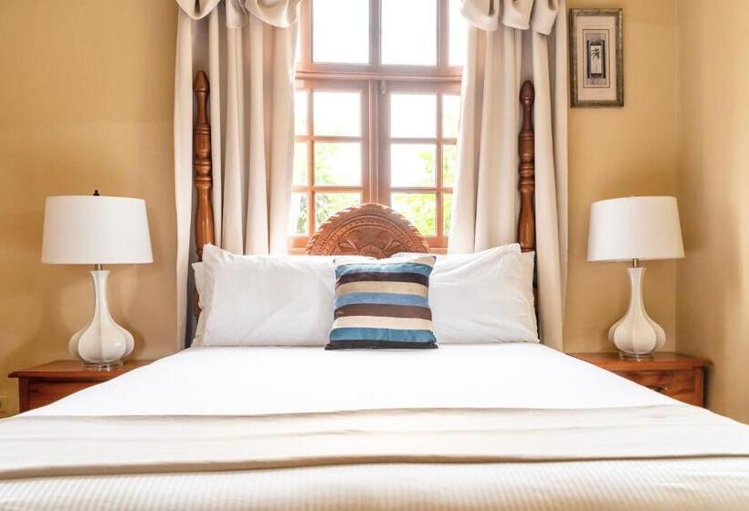 سوییت با چشمانداز باغ, The Westender Inn