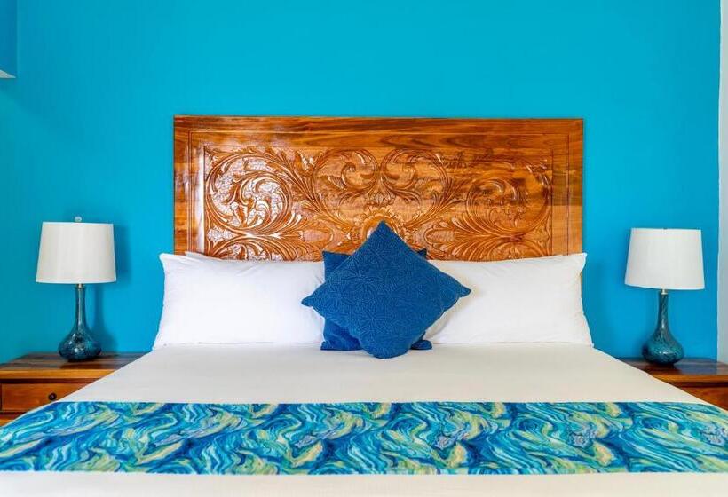 اتاق پرمیوم با چشمانداز دریا, The Westender Inn