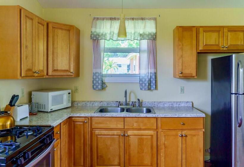 خانه 1 خوابه, The Westender Inn