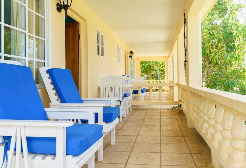 اتاق استاندارد با چشم‌انداز باغ, The Westender Inn