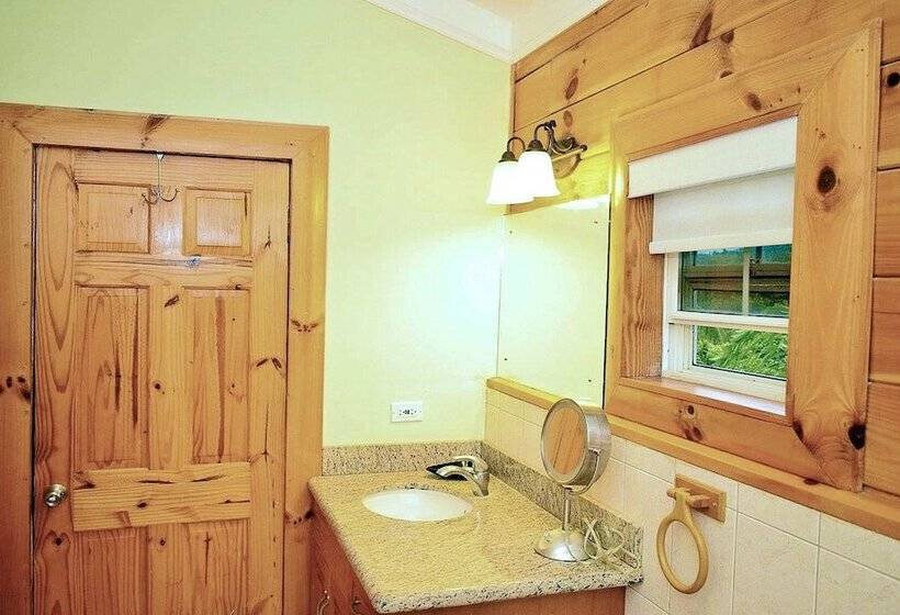 Deluxe Suite Sea View, The Westender Inn