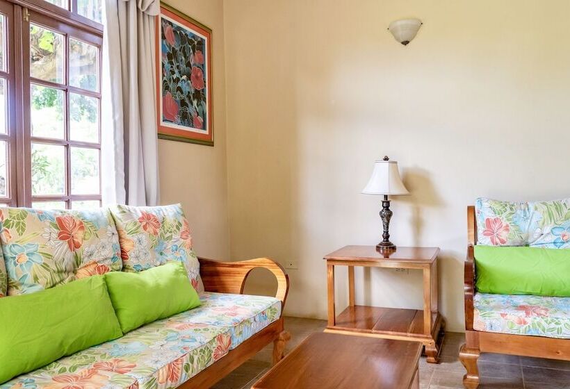 سوییت با چشمانداز باغ, The Westender Inn