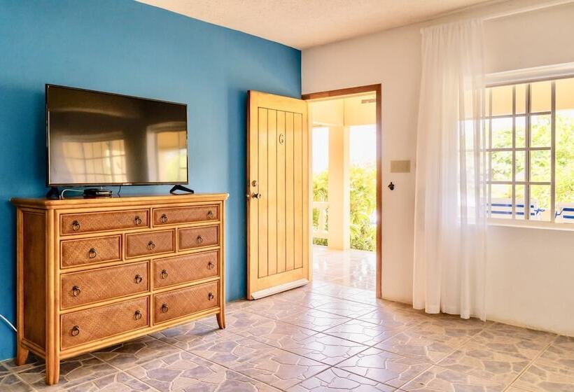 سوییت با چشمانداز دریا, The Westender Inn