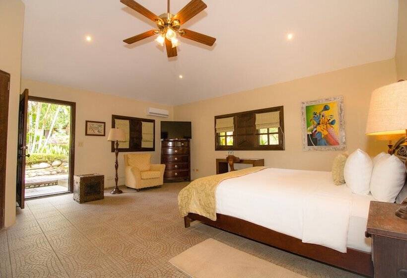 جناح جونيور, Valle Escondido Wellness Resort