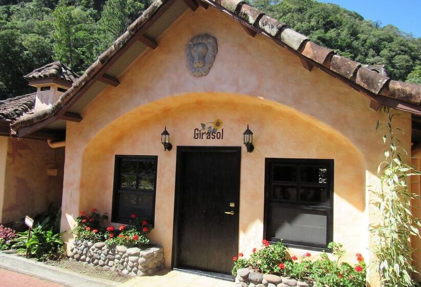 بنجلو قياسى, Valle Escondido Wellness Resort