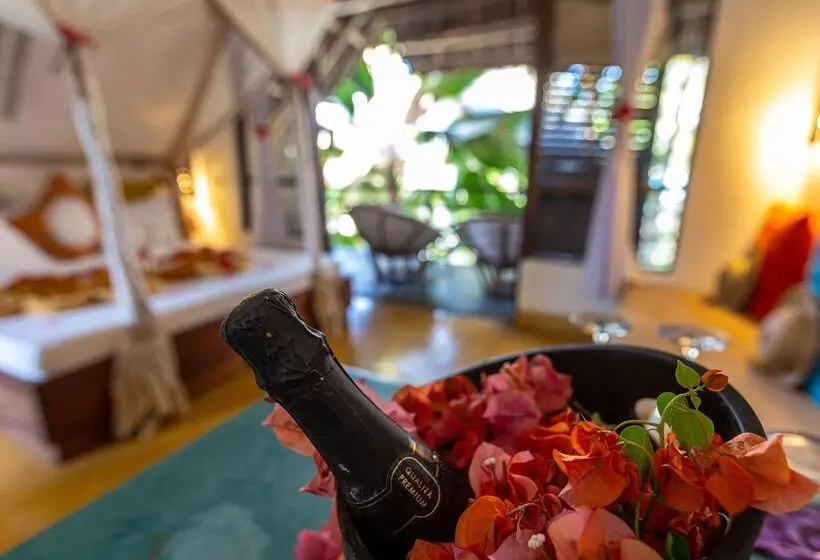 サイドシービュージュニアスイート, Zoi Beach House