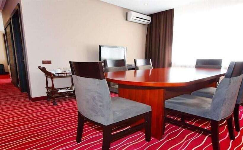 سوییت لوکس, Manhattan Hotel Astana