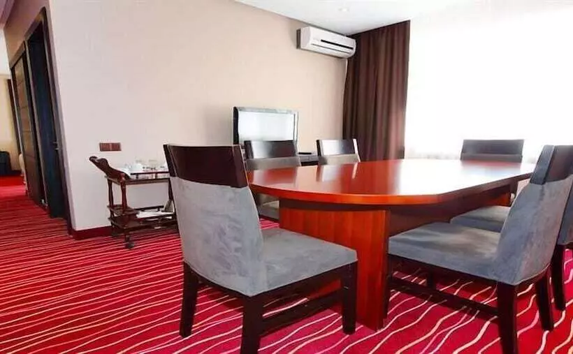 سوییت لوکس, Manhattan Hotel Astana