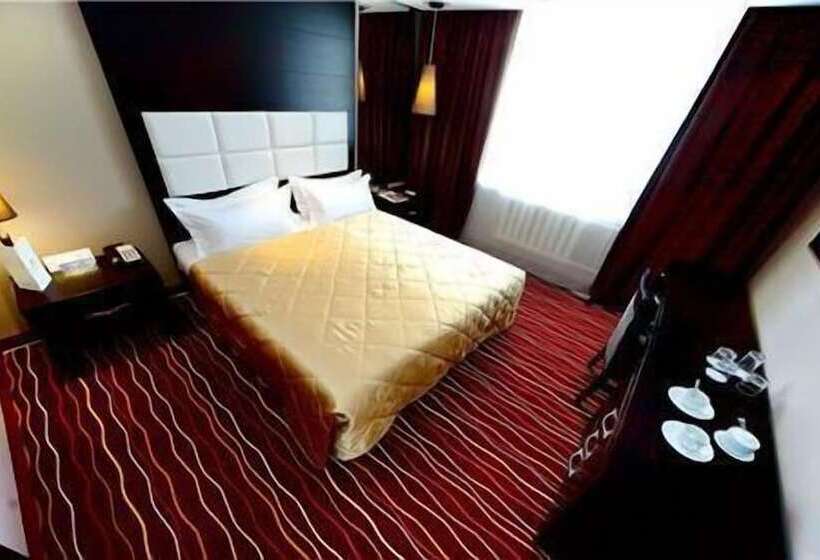 سوییت خانوادگی, Manhattan Hotel Astana