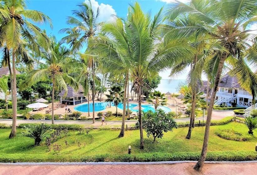 جناح, Paradise Beach Resort & Spa