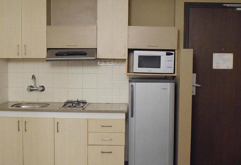 استودیوی استاندارد, Amc Comforts