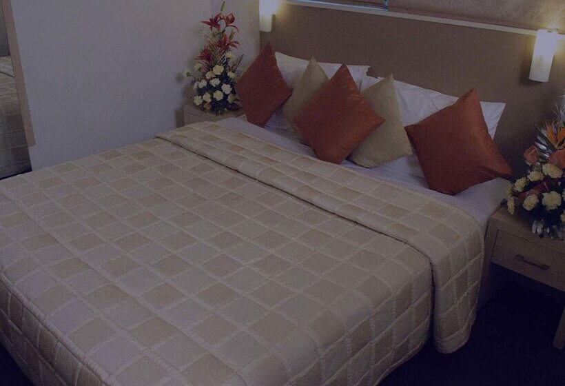 استودیوی استاندارد, Amc Comforts