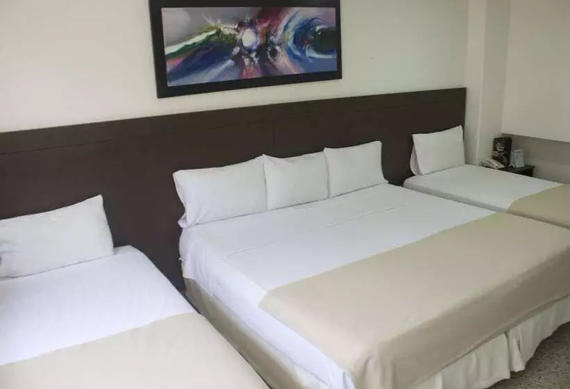 Standard Kolmen Hengen Huone, Arawak Upar