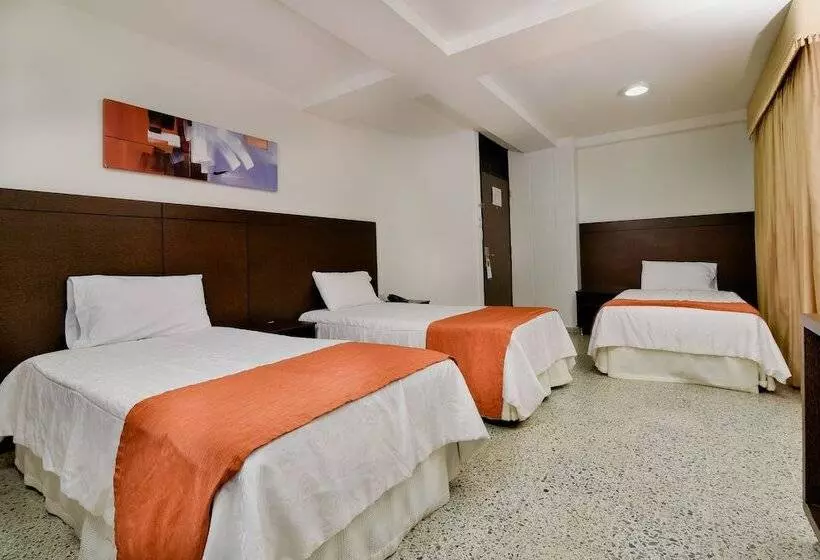 Standard Kolmen Hengen Huone, Arawak Upar