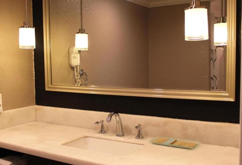 غرفة ديلوكس سرير كينج, Inn At Highway 1