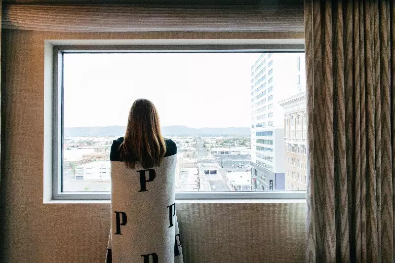 キングサイズベッドのスイートルーム, Kimpton Hotel Palomar Phoenix Cityscape, An Ihg