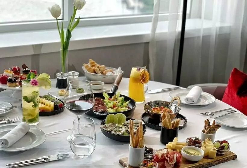 Quarto deluxe, Myriad By Sana Hotels