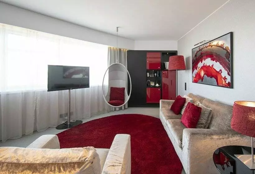 Suite, Myriad By Sana Hotels