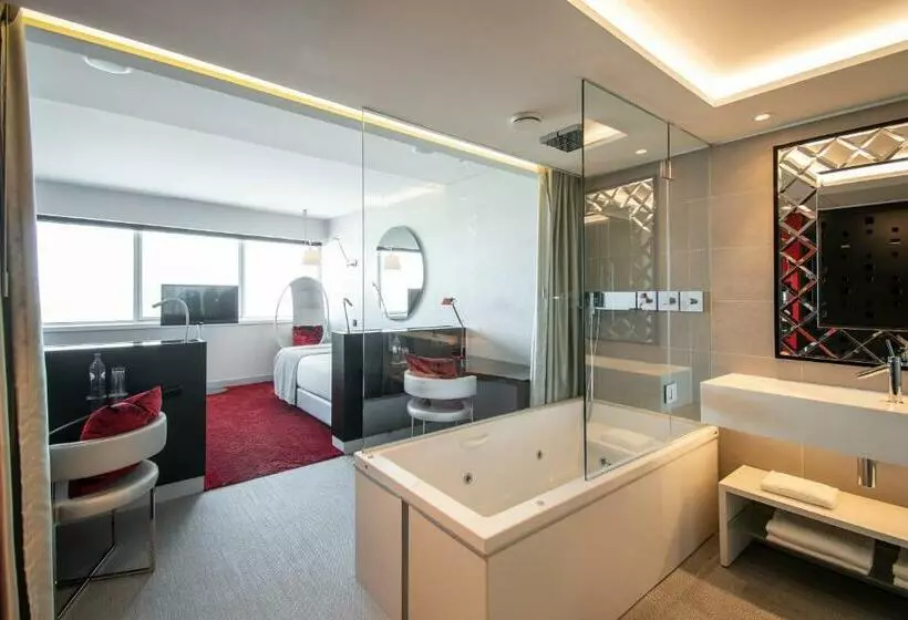 Quarto Familiar, Myriad By Sana Hotels