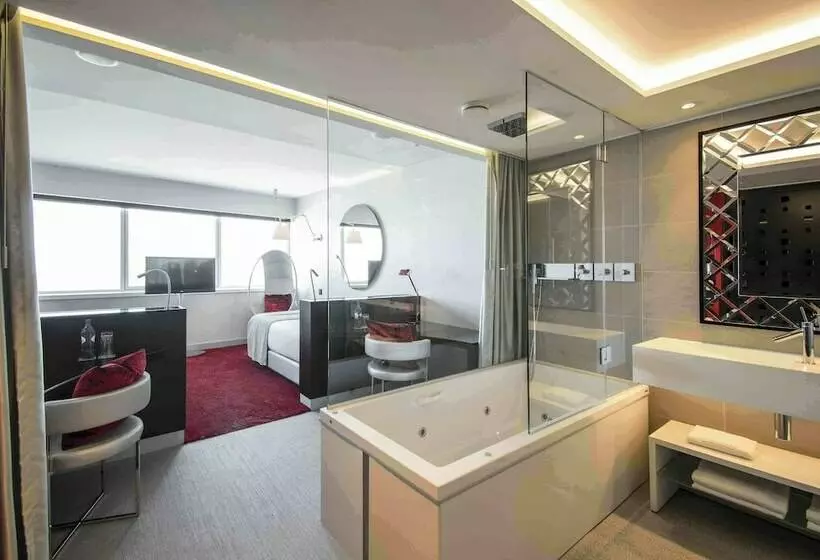 Quarto Familiar, Myriad By Sana Hotels