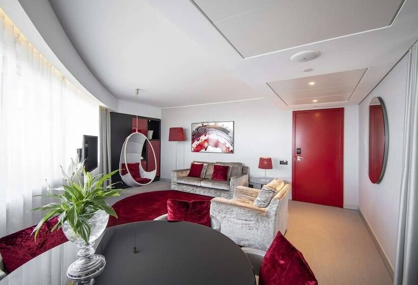 سوییت, Myriad By Sana Hotels