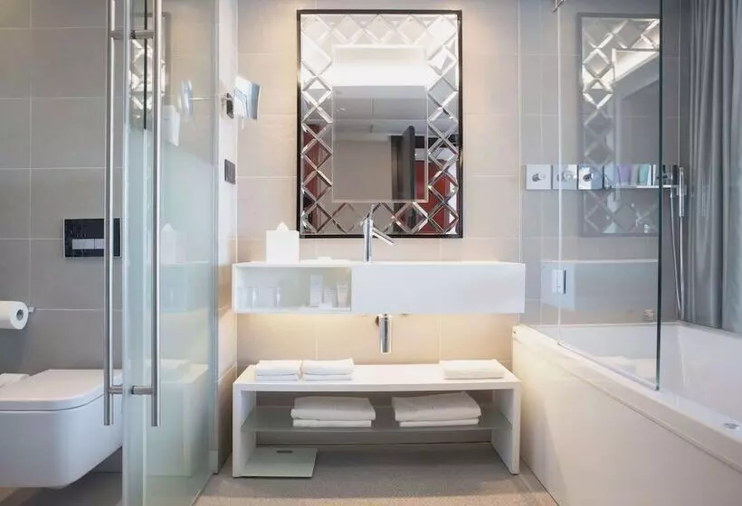 Quarto Familiar, Myriad By Sana Hotels