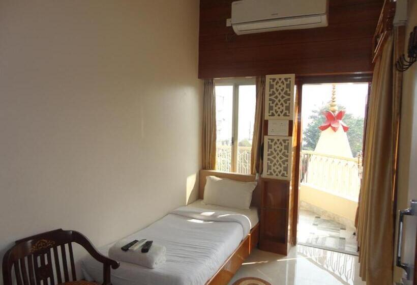 Quarto Individual Basic, Temple On Ganges