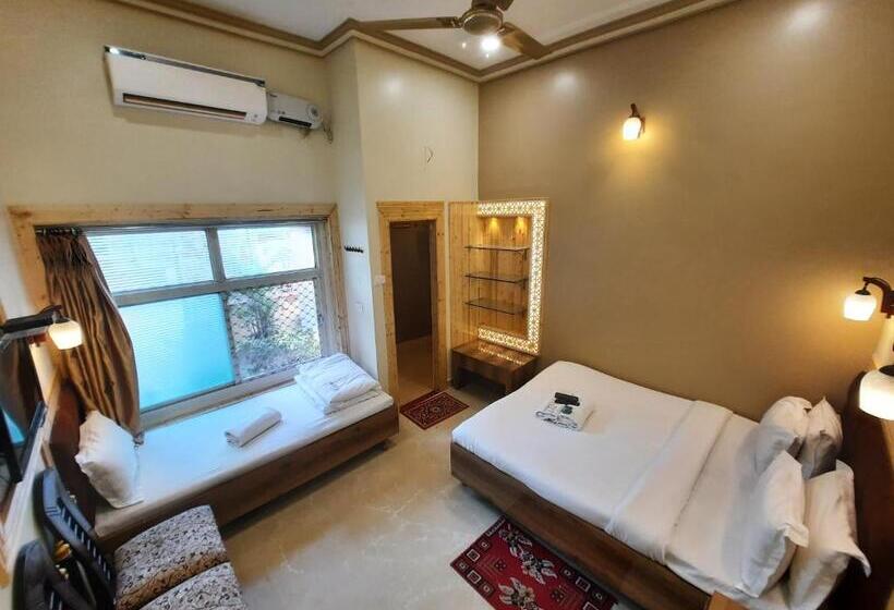 Quarto Triplo Economy, Temple On Ganges