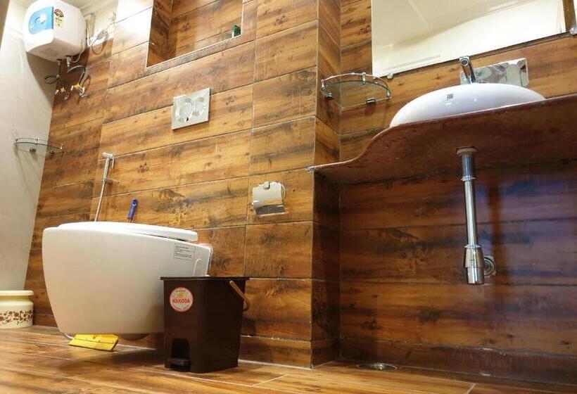 Quarto Triplo Deluxe, Temple On Ganges