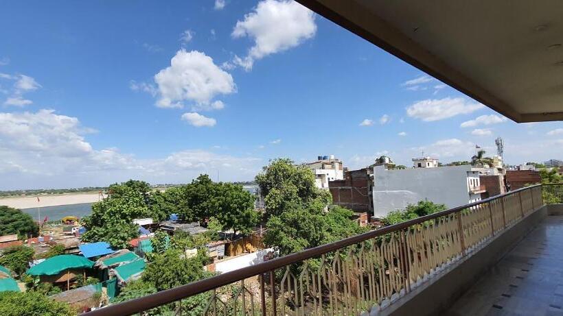 غرفة ديلوكس ثلاثية, Temple On Ganges