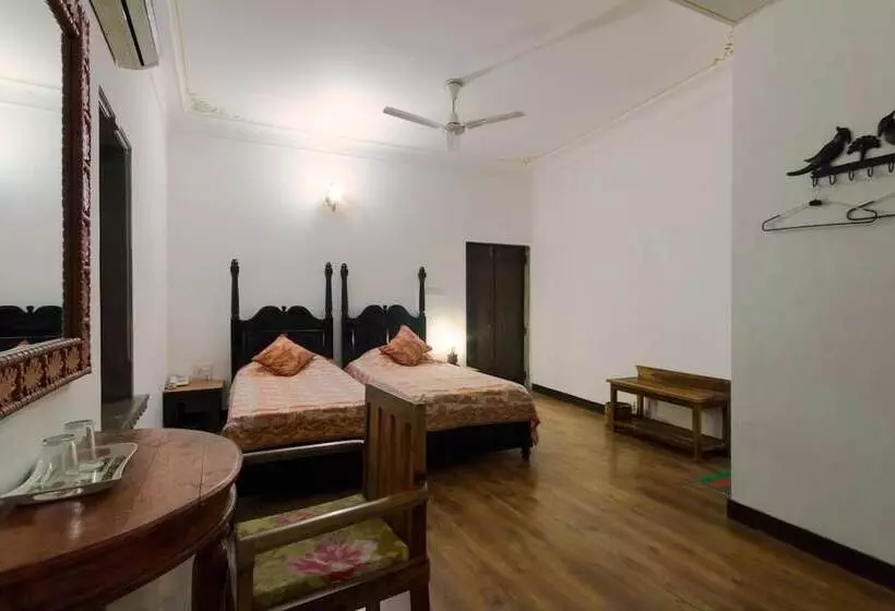 デラックスルーム, Udaigarh   Udaipur