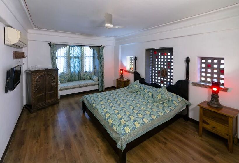 Номер Deluxe, Udaigarh   Udaipur